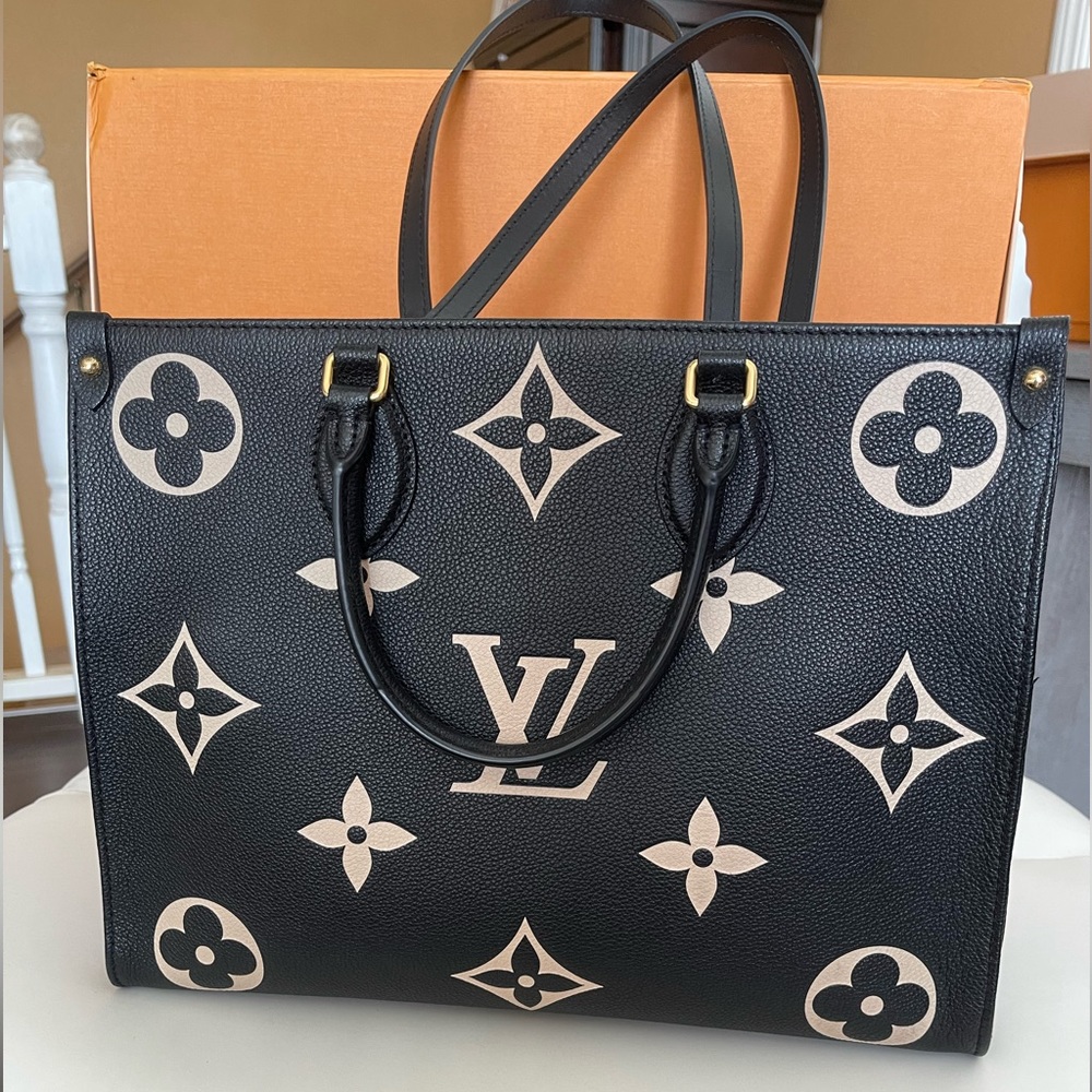 Louis Vuitton  OnTheGo MM